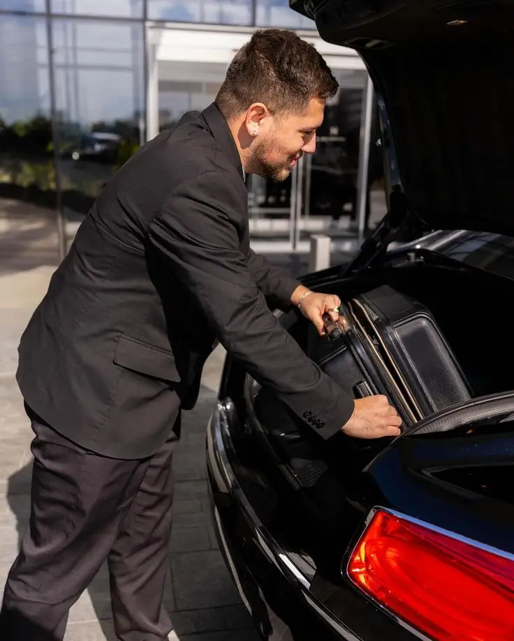 taxi airport liverpool